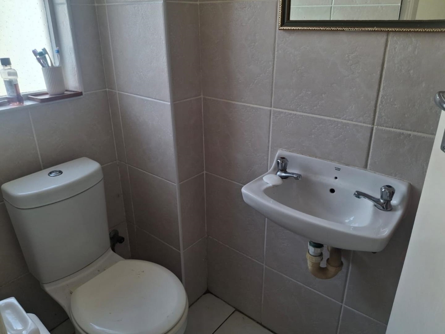 2 Bedroom Property for Sale in Woodbridge Island Western Cape